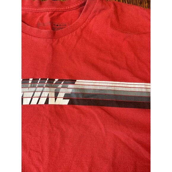 Nike Men's Red T Shirt Retro Size L Large Short Sleeve - Picture 4 of 16